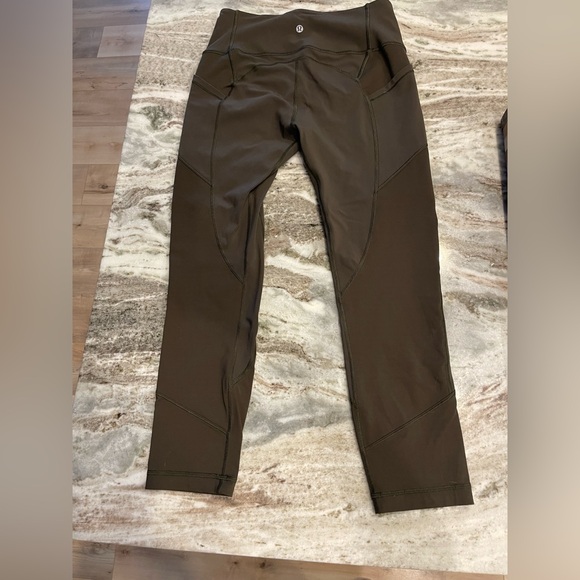 Lululemon All the right places 8 - Picture 3 of 4